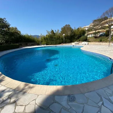 Lavish Holiday In La Napoule With Pool Сasa de vacaciones